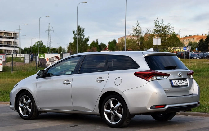 Toyota Auris cena 57900 przebieg: 121111, rok produkcji 2018 z Kielce małe 704
